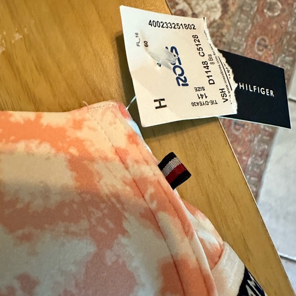 Padded Pink Bra - Picture 5 of 7